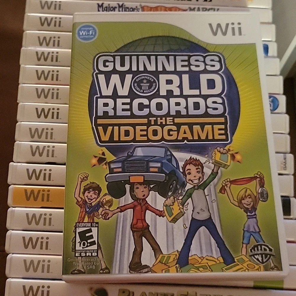 Guinness World Records - Wii Game No Visible Stratches Original Case & Papers